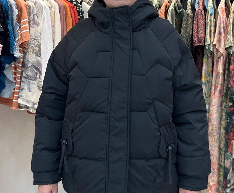 Where can I find a 200 pound chubby mom's winter coat? Finally found the fat and plus size grandma cotton jacket!